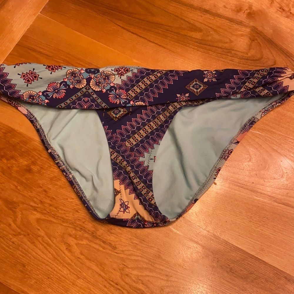 4/$20 Cremieux bikini bottoms blue and pink‎